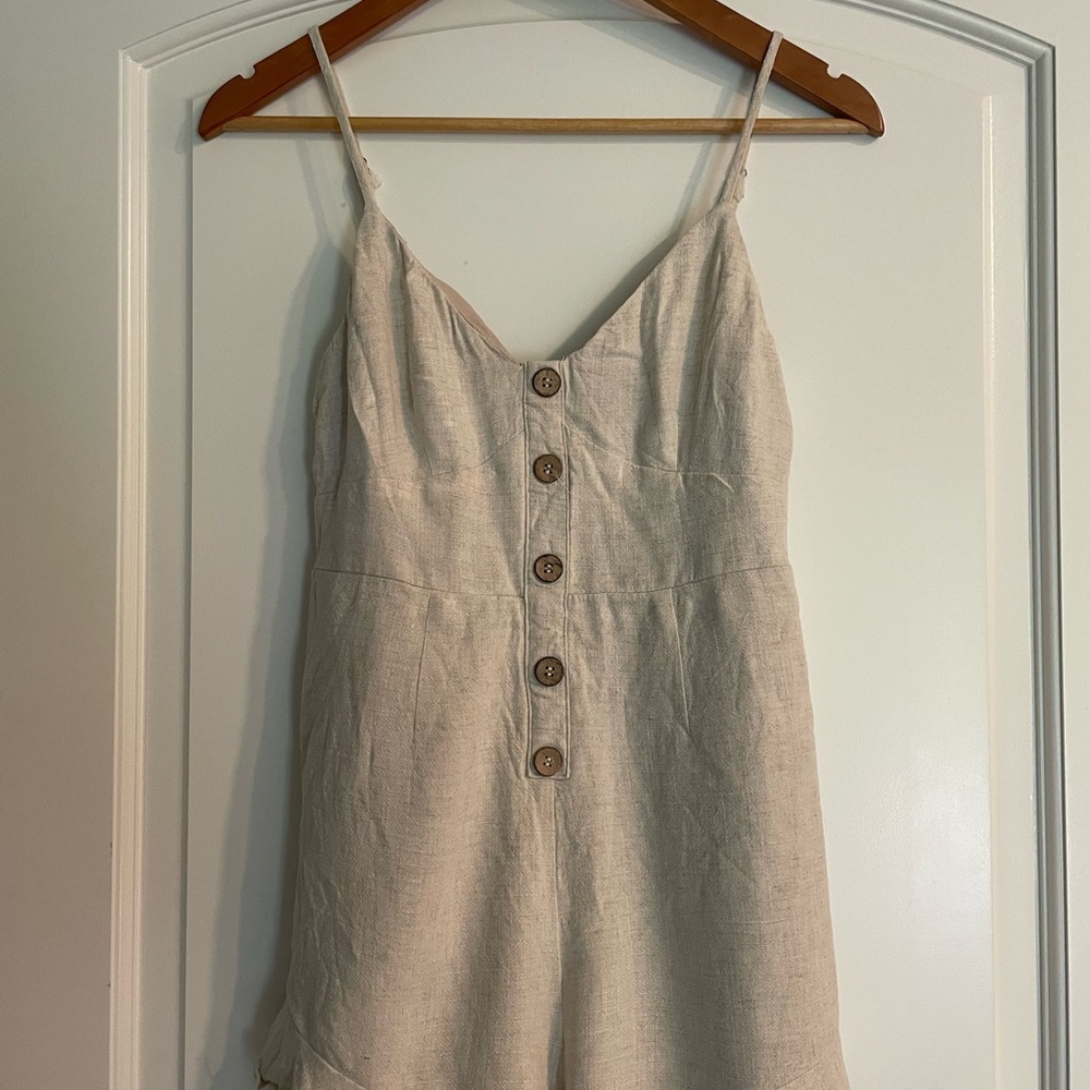 Lulus Women's Beige Button Front Sleeveless Ruffle Romper Linen Blend Size S